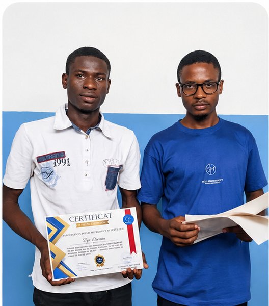 Etienne, apprenant Secrétariat & Bureautique, avec son attestation de formation Merlo Skills Group